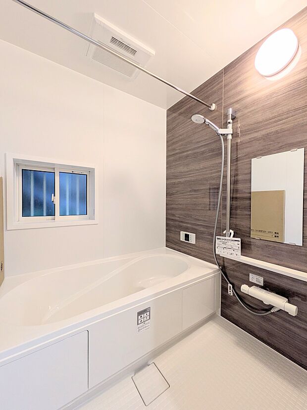 【Bathroom】心からゆったりと寛いでいただけるよう、ゆとりのスペースを確保してます。