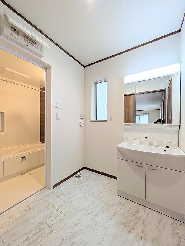 【ランドリースペース】ランドリースペースは広さもたっぷり。