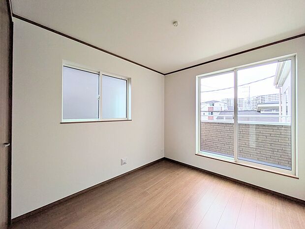 陽光も降り注ぐ明るく開放的な空間が魅力的。