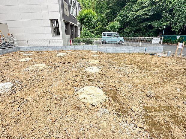 【外観】家は一生のお買物。自分ならではの家族ならではの、家にしたい。書斎を設ける。子どものプレイングルームを設ける。趣味のオーディオルームを設置する。夢を追うオンリーワンの家です。