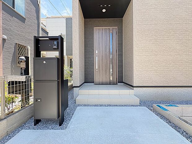 3号棟【玄関】こちらの物件が少しでも気になるようでしたら、お気軽にお問合せください。