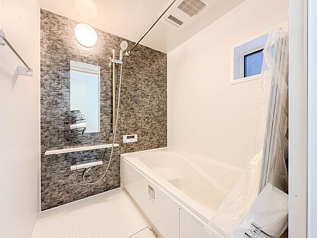 【浴室】一日の疲れを癒してくれるお風呂空間。使いやすさと上質な質感を両立して、単なる習慣から特別な時間に変わるはず。