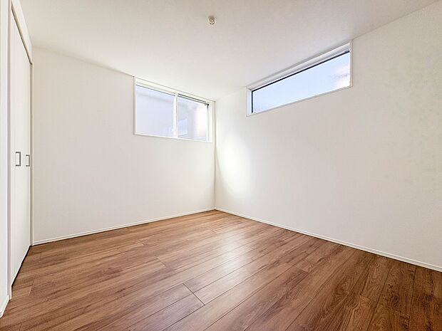 【洋室】充実した生活は伸びやかな居室空間から始まります。快適に・伸びやかに。心の潤いを求める方々へ。