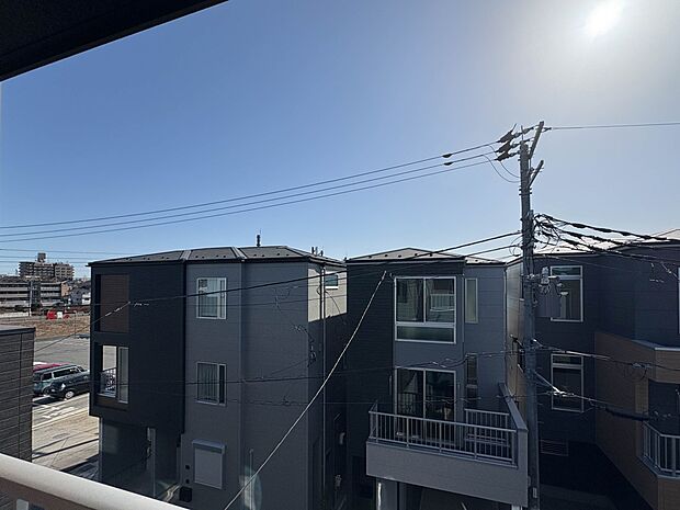 【眺望】眺望や窓からの景色が良いと、家で過ごす時間も快適です。