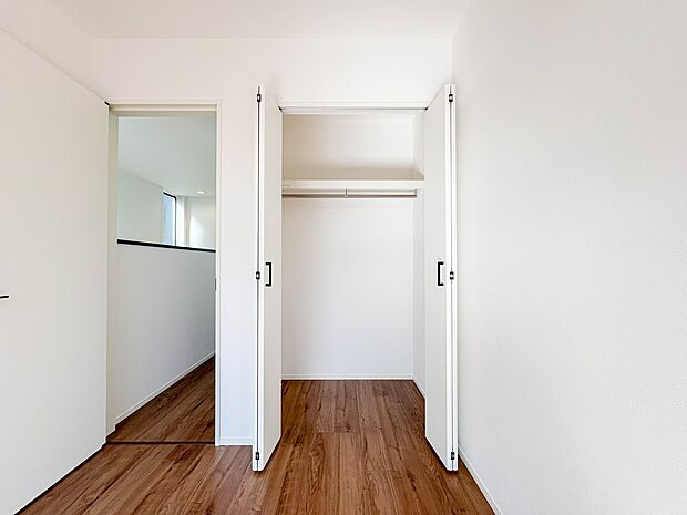 【収納】各部屋を最大限に広く使って頂ける様、全居住スペースに収納付。プライベートルームはゆったりと快適に。