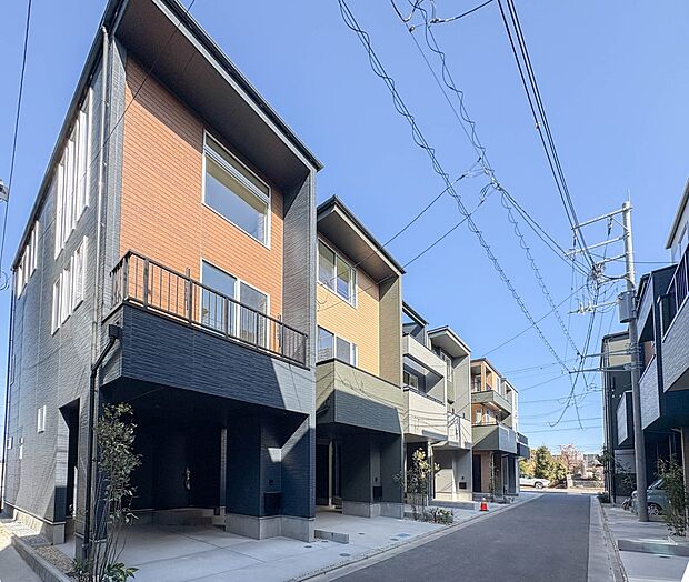 【前面道路】車の通行が少ないので、静かな住環境を維持することができます。