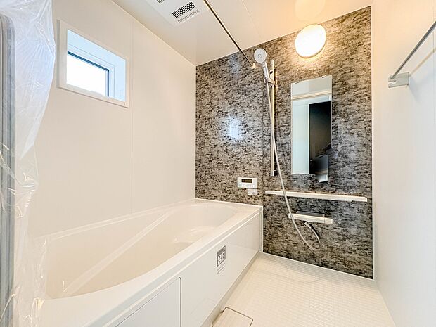 【浴室】一日の疲れを癒してくれるお風呂空間。使いやすさと上質な質感を両立して、単なる習慣から特別な時間に変わるはず。