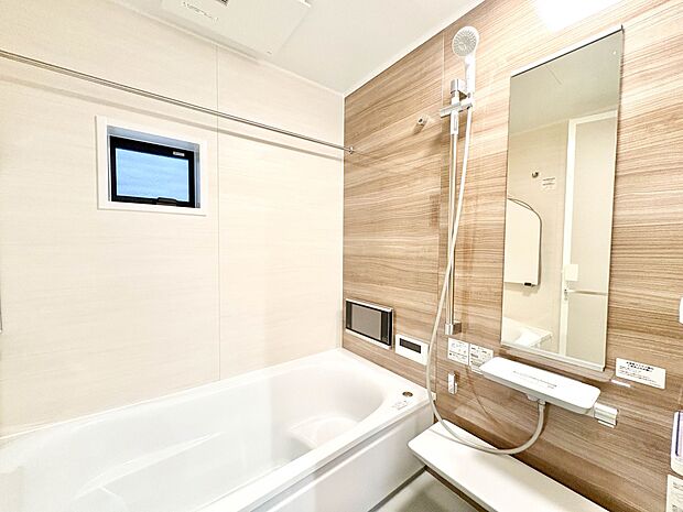 2号棟【浴室】一日の疲れを癒してくれるお風呂空間。使いやすさと上質な質感を両立して、単なる習慣から特別な時間に変わるはず。