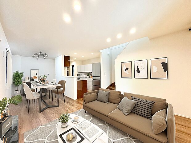 2号棟【LDK18.2帖】シンプルなデザインの家は風情がある。住む人のこだわりを感じる。外観も内装もいたってシンプル。居心地がよく、家事や趣味、子育てなどにも集中できる。家も人間も熟成するほ…