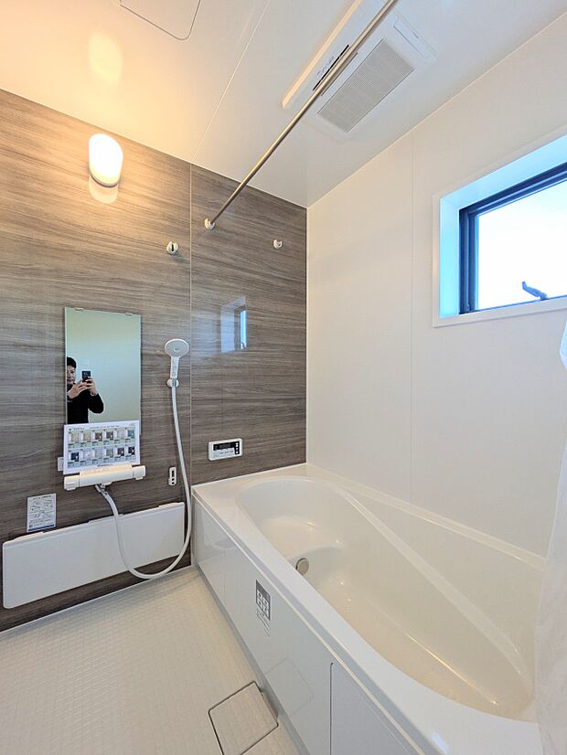 【浴室】一日の疲れを癒してくれるお風呂空間。使いやすさと上質な質感を両立して、単なる習慣から特別な時間に変わるはず。