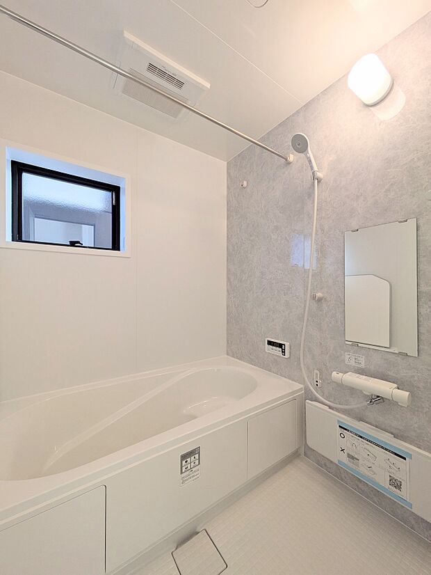 【浴室】一日の疲れを癒してくれるお風呂空間。使いやすさと上質な質感を両立して、単なる習慣から特別な時間に変わるはず。