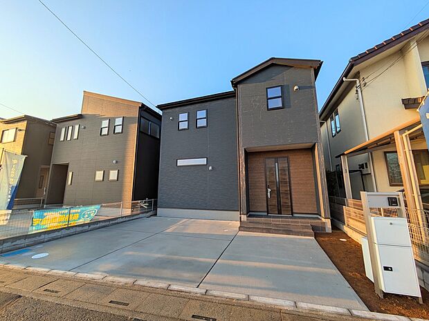 ここから始まる「日常」はご家族にとってかけがえのない時間となります。少しでも豊かに、快適に。そんな想いから本邸宅は生まれました。　