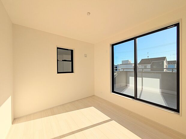 通風・採光に優れ、心地よい光と風が溢れています。 贅沢で豊かな居住性と、プライドを満たすクオリティが見事に調和した住空間。