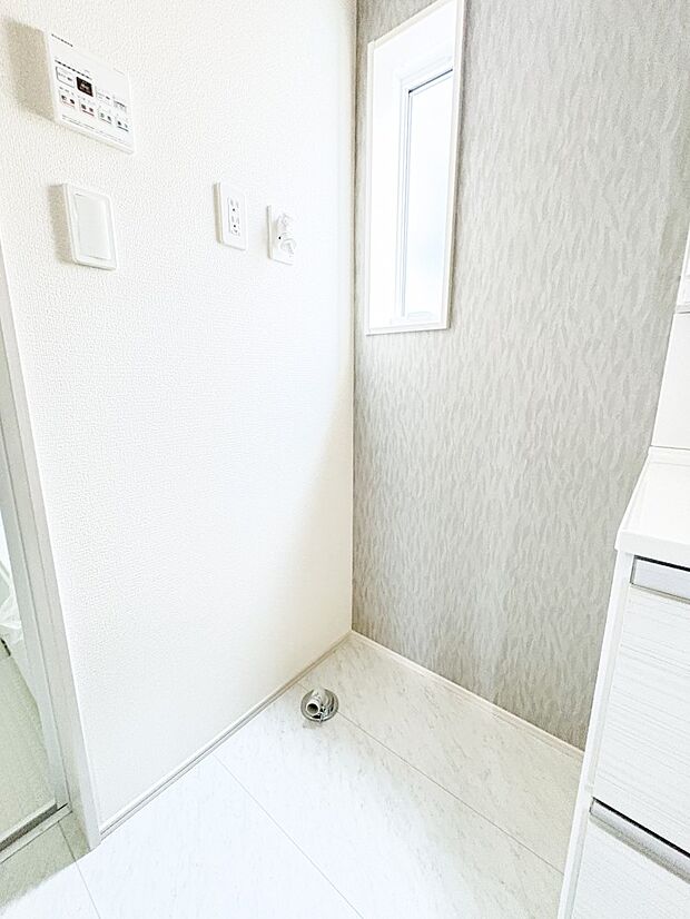 【ランドリースペース】ランドリースペースは広さもたっぷり。
