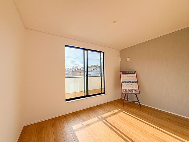 D号棟【洋室6.25帖】充実した生活は伸びやかな居室空間から始まります。快適に・伸びやかに。心の潤いを求める方々へ。