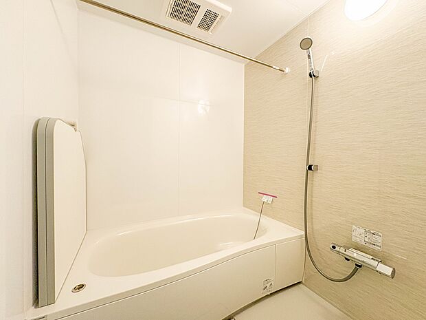 【浴室】一日の疲れを癒してくれるお風呂空間。使いやすさと上質な質感を両立して、単なる習慣から特別な時間に変わるはず。