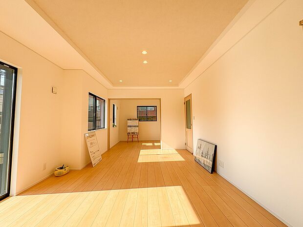 C号棟【LDK15.5帖】インテリアショップで見掛けた「あの家具」も置ける、ゆったりとした空間。時に広さが上質な寛ぎの時間になる事も。