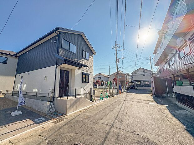 C号棟【前面道路6?】車の通行が少ないので、静かな住環境を維持することができます。