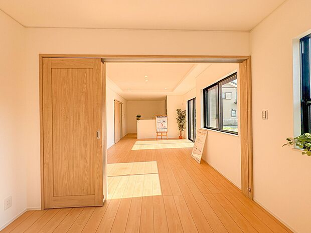 C号棟【LDK15.5帖】忙しい朝でも家族揃って食事をしたいゆとりあるダイニングスペース。