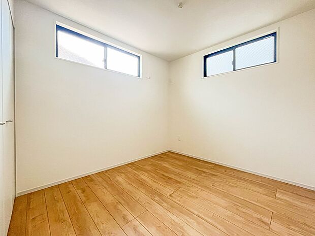 【洋室5.2帖】充実した生活は伸びやかな居室空間から始まります。快適に・伸びやかに。心の潤いを求める方々へ。