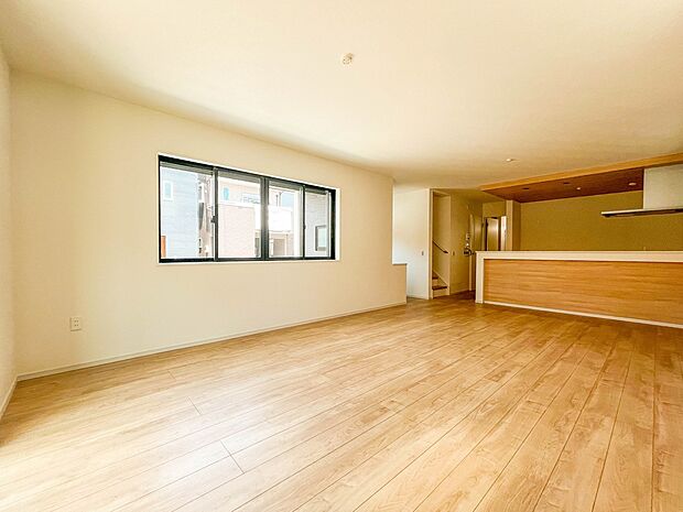 【LDK21.2帖】広々としたリビングダイニング。ゆったりとしたキッチン。