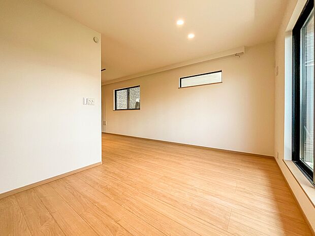 【LDK18帖】明るく開放的な空間が広がるLDK。