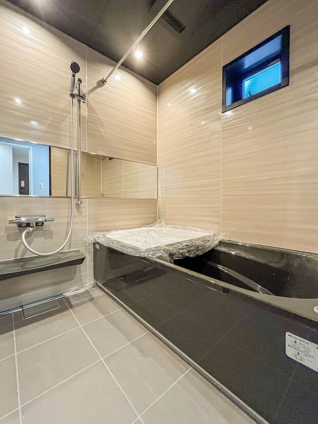 【浴室】一日の疲れを癒してくれるお風呂空間。使いやすさと上質な質感を両立して、単なる習慣から特別な時間に変わるはず。