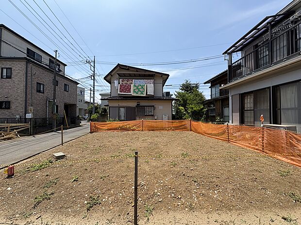 【現地土地】車の通行が少ないので、静かな住環境を維持することができます。