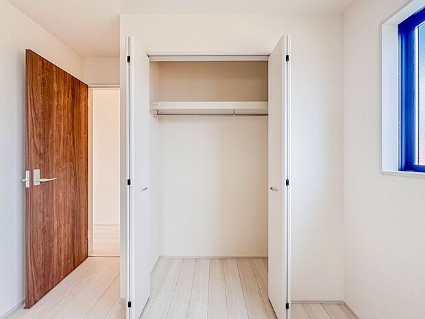 【収納】各部屋を最大限に広く使って頂ける様、全居住スペースに収納付。プライベートルームはゆったりと快適に。