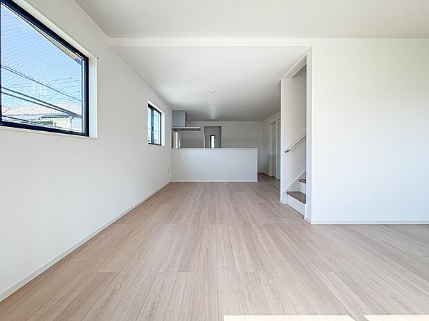 【LDK-19.7帖-】忙しい朝でも家族揃って食事をしたいゆとりあるダイニングスペース。