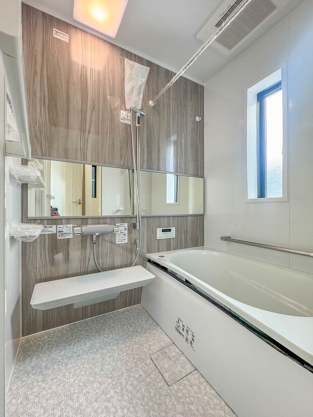 1号棟【浴室】一日の疲れを癒してくれるお風呂空間。使いやすさと上質な質感を両立して、単なる習慣から特別な時間に変わるはず。