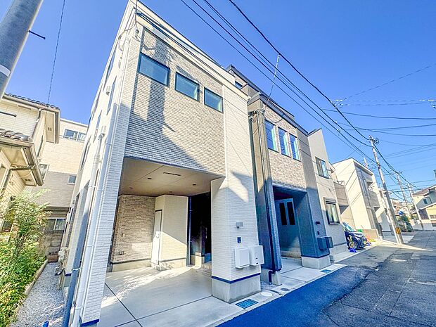 1号棟【外観】こちらの物件が少しでも気になるようでしたら、お気軽にお問合せください。人生でいちばん大きなお買い物ですので、ゆっくりご見学ください。ネット上の画像と実際の見学では、リアル感がま…