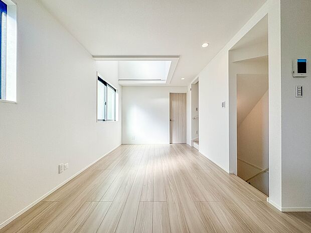 1号棟【LDK14帖】ホームパーティーでもゲストと一緒に料理を楽しみながら楽しい時間を過ごせそう。