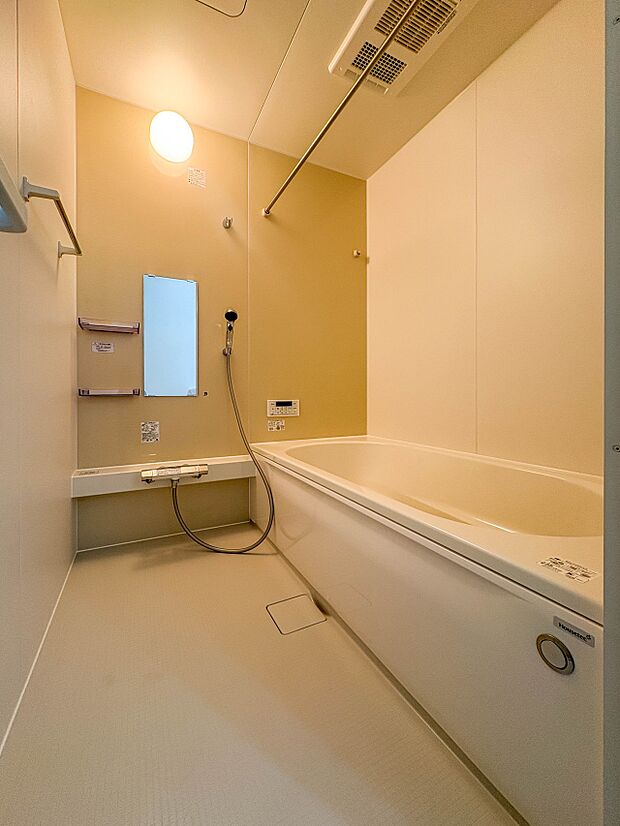 【浴室】一日の疲れを癒してくれるお風呂空間。使いやすさと上質な質感を両立して、単なる習慣から特別な時間に変わるはず。