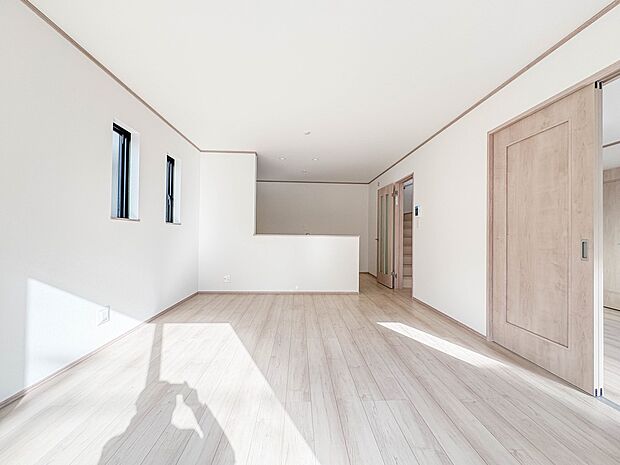 【LDK15帖】 整然とした空間演出、快適な理想の暮らしの実現は家のみの拘りではなく、そこで暮らす方々にとって素敵な環境であることも挙げられると思います。四季折々の変化が奏でる鼓動を楽しん…