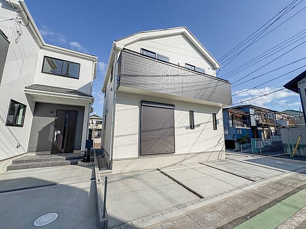 B号棟【外観】こちらの物件が少しでも気になるようでしたら、お気軽にお問合せください。人生でいちばん大きなお買い物ですので、ゆっくりご見学ください。ネット上の画像と実際の見学では、リアル感がま…