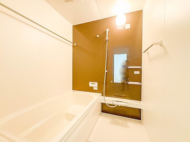 1号棟【浴室】一日の疲れを癒してくれるお風呂空間。使いやすさと上質な質感を両立して、単なる習慣から特別な時間に変わるはず。