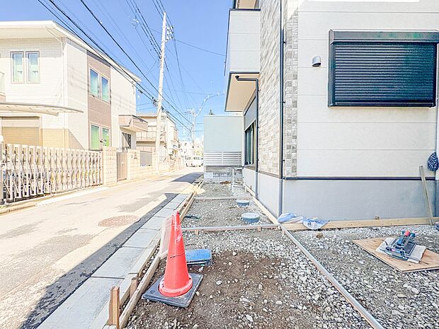 1号棟【外観】こちらの物件に少しでもご興味がありましたら、お気軽にお電話下さい。ネット上で「見えない物」「わからない事」でも、実際にご見学いただくことで、手に取るようにおわかりいただけるはず…