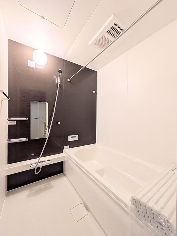 【浴室】一日の疲れを癒してくれるお風呂空間。使いやすさと上質な質感を両立して、単なる習慣から特別な時間に変わるはず。