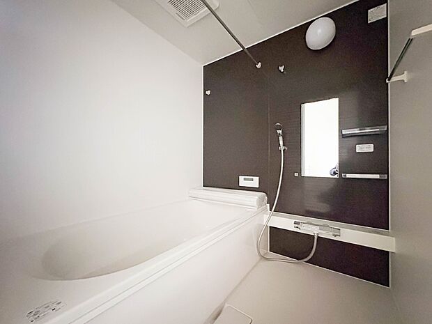 【浴室】一日の疲れを癒してくれるお風呂空間。使いやすさと上質な質感を両立して、単なる習慣から特別な時間に変わるはず。