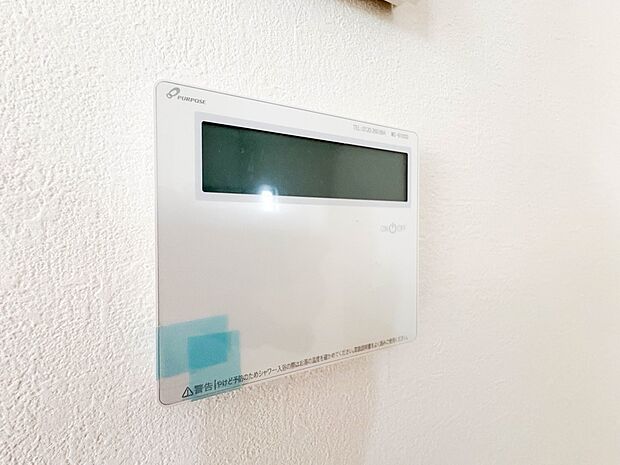 【床暖房】ほこりを舞い上げる事無くお部屋を温め、アレルギーが気になる方も安心。