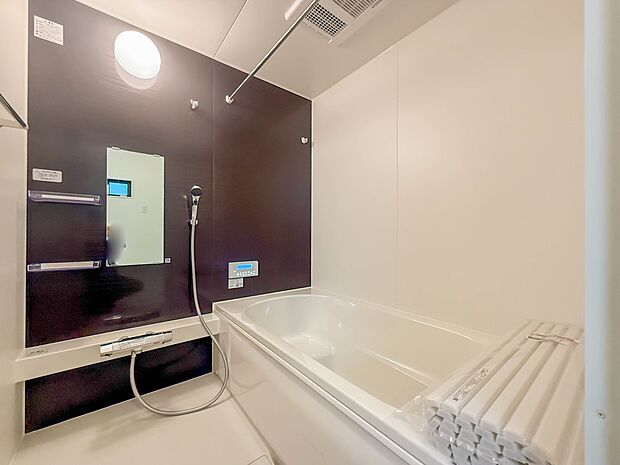 2号棟【浴室】一日の疲れを癒してくれるお風呂空間。使いやすさと上質な質感を両立して、単なる習慣から特別な時間に変わるはず。