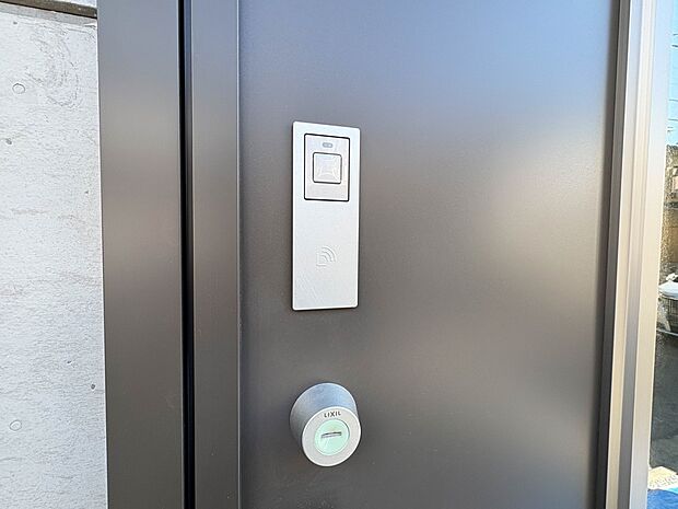 【カードキー】玄関ドアのカギの開け閉めも、これからはカードキーに。