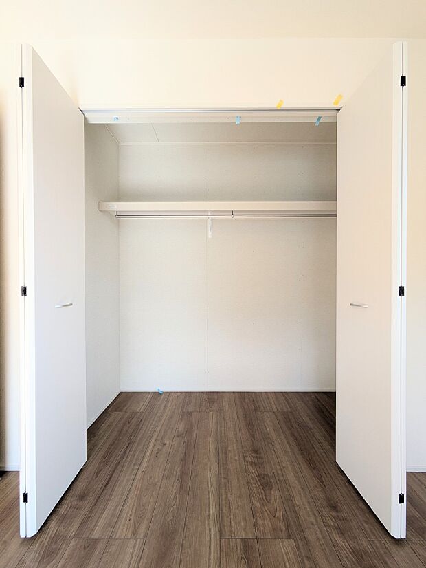 限られたスペースを有効に活用できる壁面クローゼット。