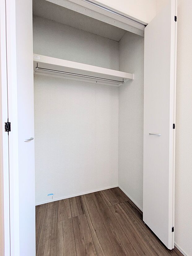 【収納】各部屋を最大限に広く使って頂ける様、全居住スペースに収納付。プライベートルームはゆったりと快適に。