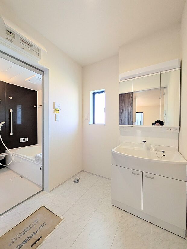 【ランドリースペース】ランドリースペースは広さもたっぷり。