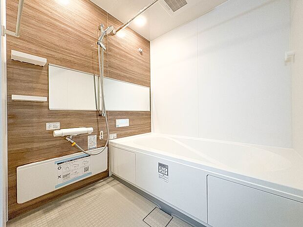 【浴室】一日の疲れを癒してくれるお風呂空間。使いやすさと上質な質感を両立して、単なる習慣から特別な時間に変わるはず。