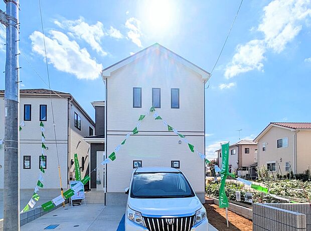 家は一生のお買物。自分ならではの家族ならではの、家にしたい。書斎を設ける。子どものプレイングルームを設ける。趣味のオーディオルームを設置する。夢を追うオンリーワンの家です。