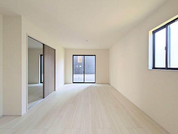 【ダイニング】愛を感じる、幸せを想う、心地よさを受けとる家の各スペースや各お部屋のさまざまな設備。人として日々の暮らしを先へすすめる設備・仕様を採用しています。