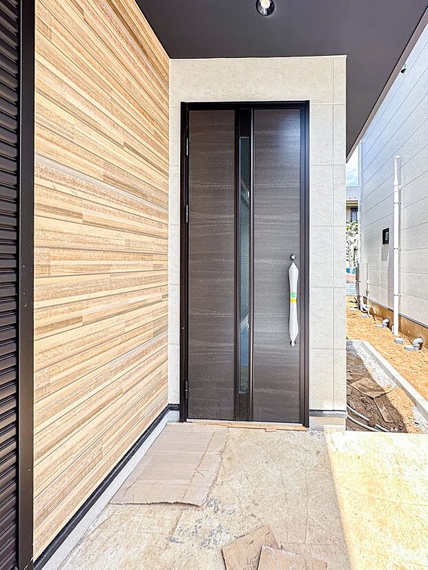 1号棟【玄関】玄関はおうちの顔と言われます。玄関アプローチは、外観デザインの印象を左右します。